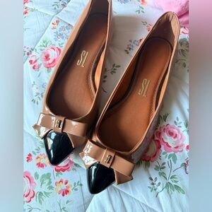 Stylish Tan Bow Loafers